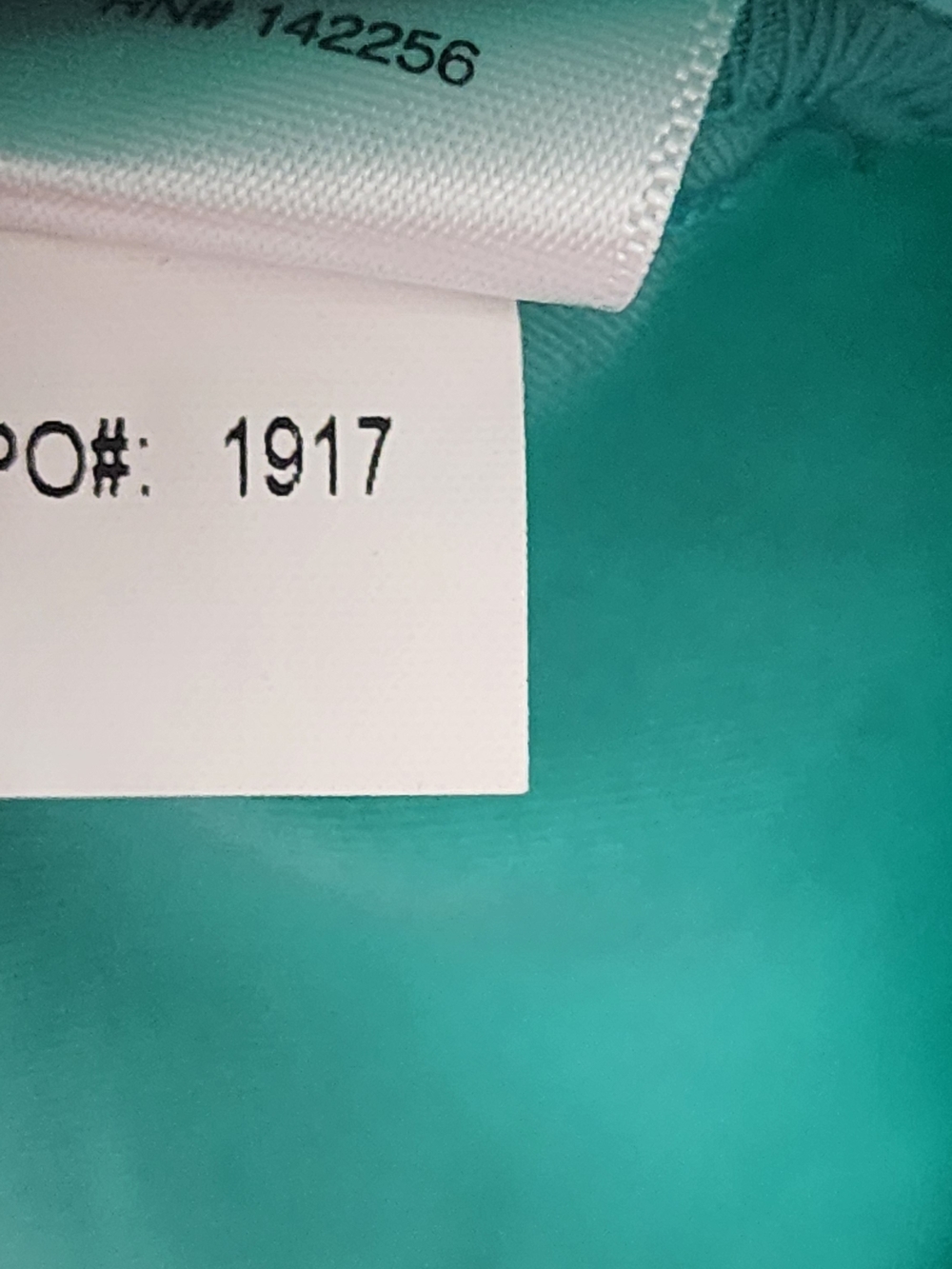 FIGS Women's Teal V-Neck Scrub Top & Jogger Set - Picture 9 of 10
